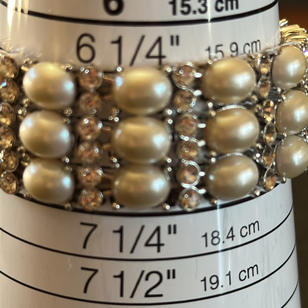 Monet Faux Pearl & Rhinestone Stretch Vintage Bracelet - Picture 6 of 16